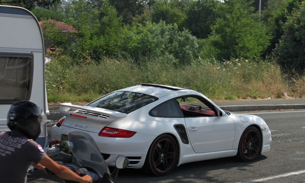 Porsche-911-Turbo-6[2].jpg