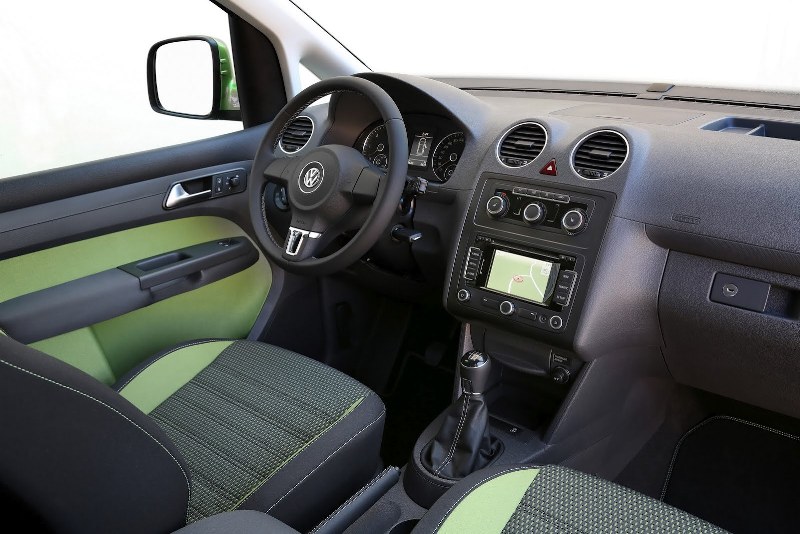 2013-VW-Cross-Caddy_4.jpg