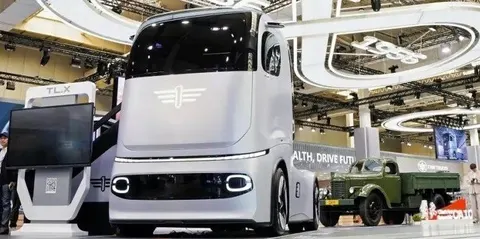 FAW Trucks у Ганновері: серійні тягачі CORTRON CS і концепт TL.X на 2036 рік