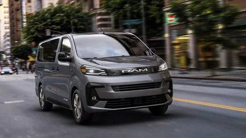 RAM ProMaster City 2027: європейський фургон із бензиновим серцем для США