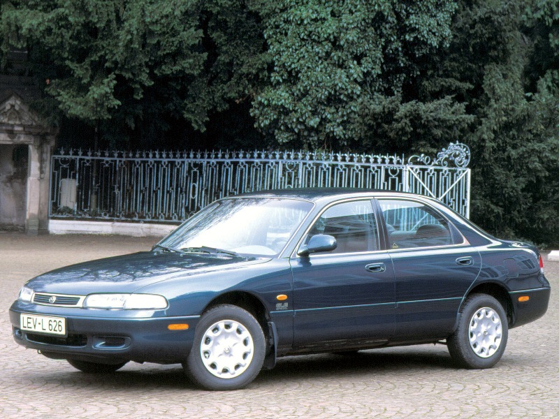 mazda_626_sedan_10.jpg