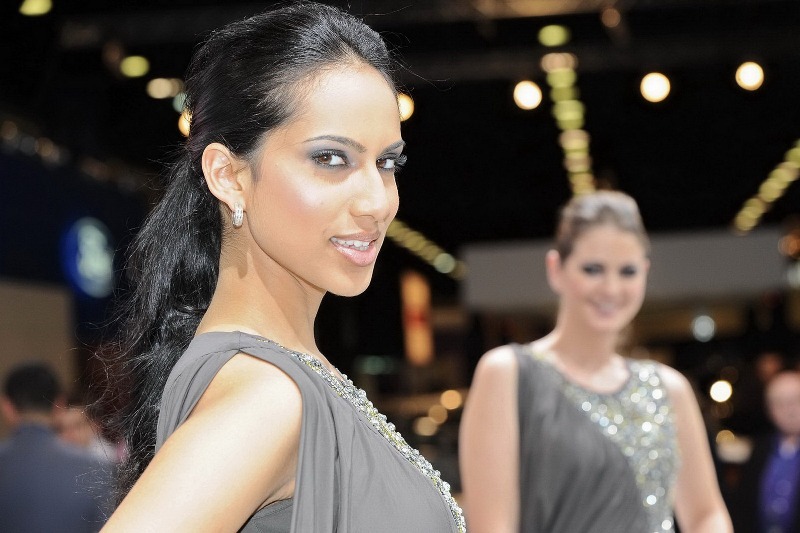 Qatar-Motor-Show-Girls_01.jpg Qatar-Motor-Show-Girls_01.jpg