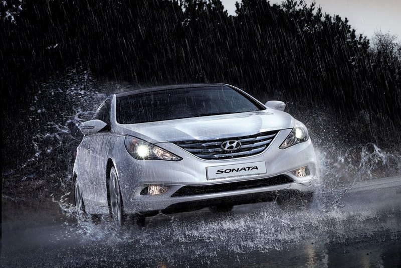 2011-Hyundai-Sonata-40.jpg