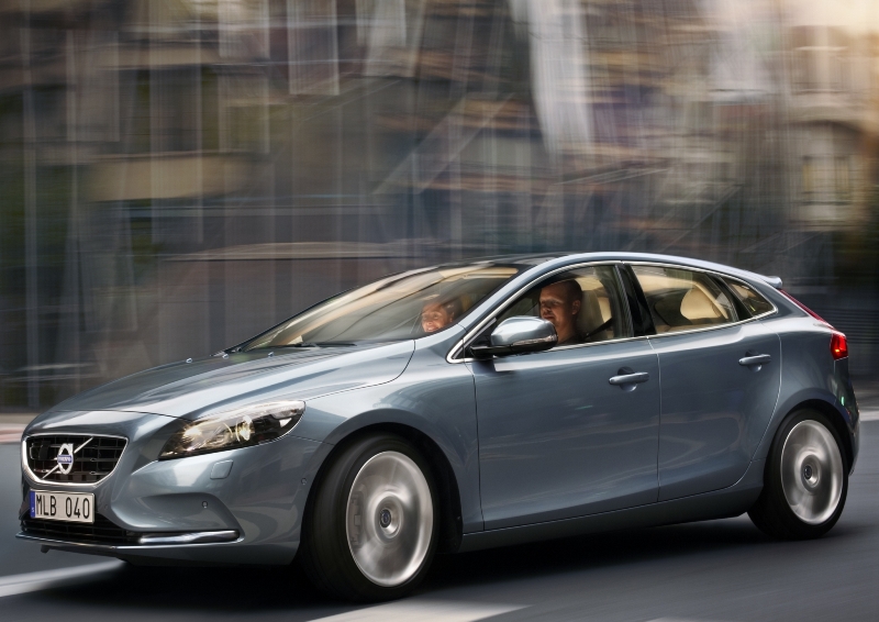 volvo_v40_07.jpg