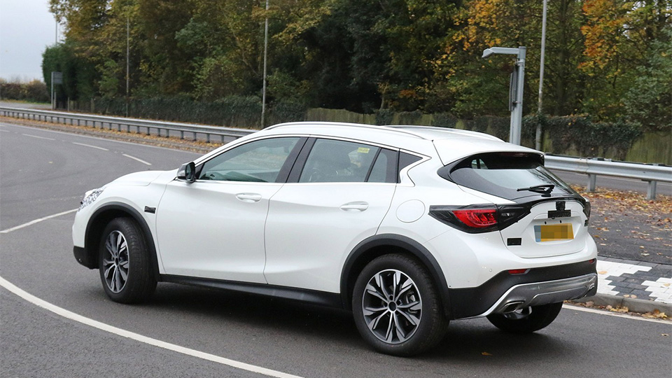 Infiniti QX30 