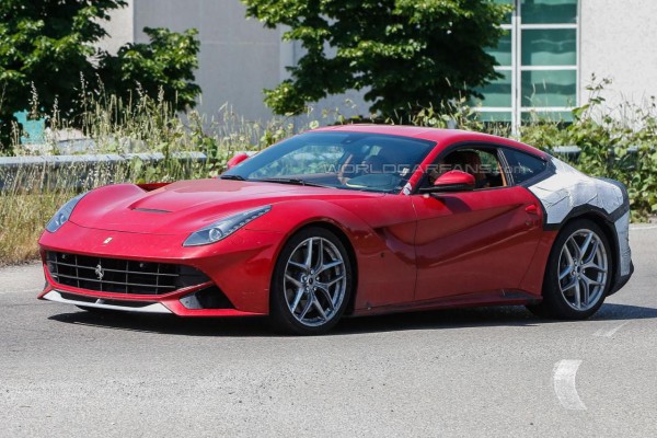 Ferrari F12 М Ferrari F12 М