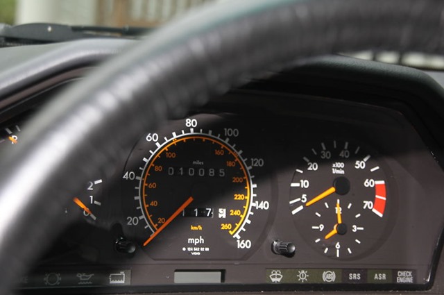 1992-Mercedes-Benz-500E-4_thumb1.jpg