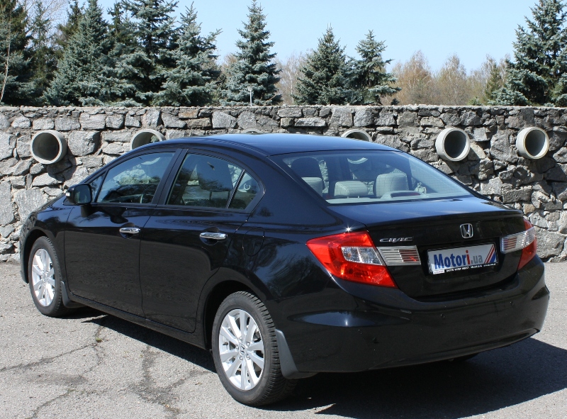 Honda_Civic_Sedan_06.JPG