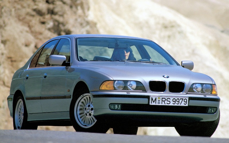 bmw_5_series_01.jpg