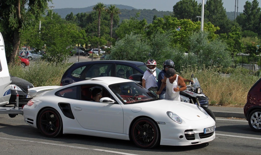 Porsche-911-Turbo-2[3].jpg