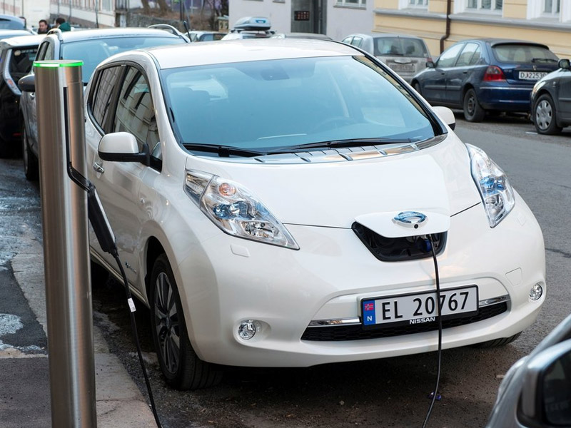 Nissan Leaf 