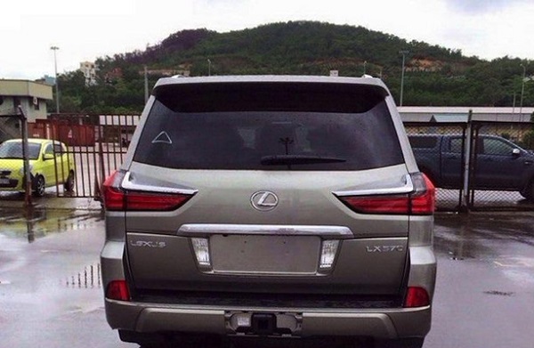 Lexus LX 