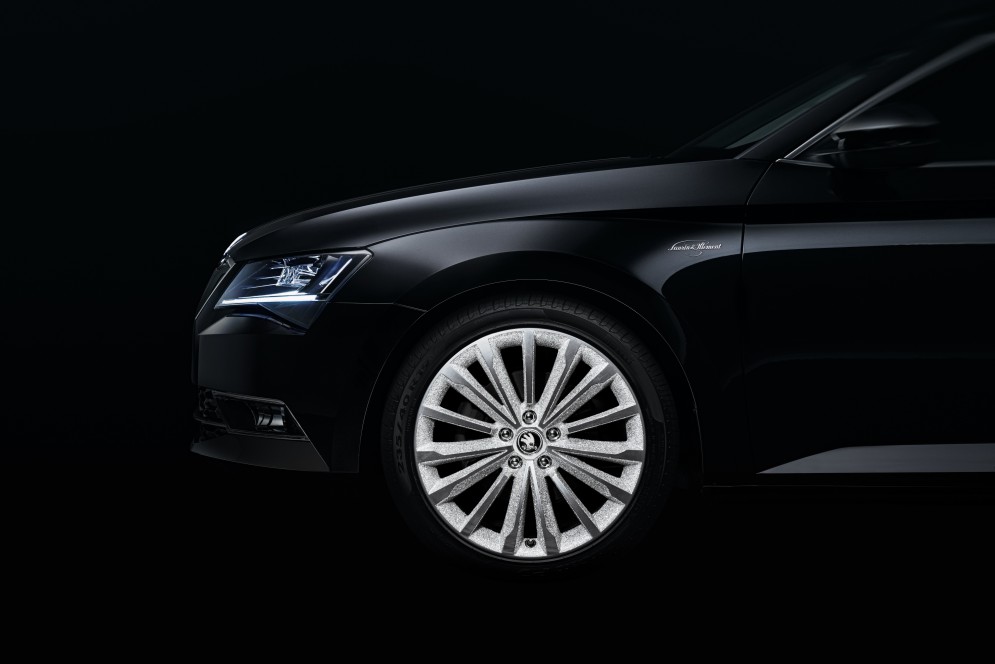 Skoda Superb Black Crystal Skoda Superb Black Crystal