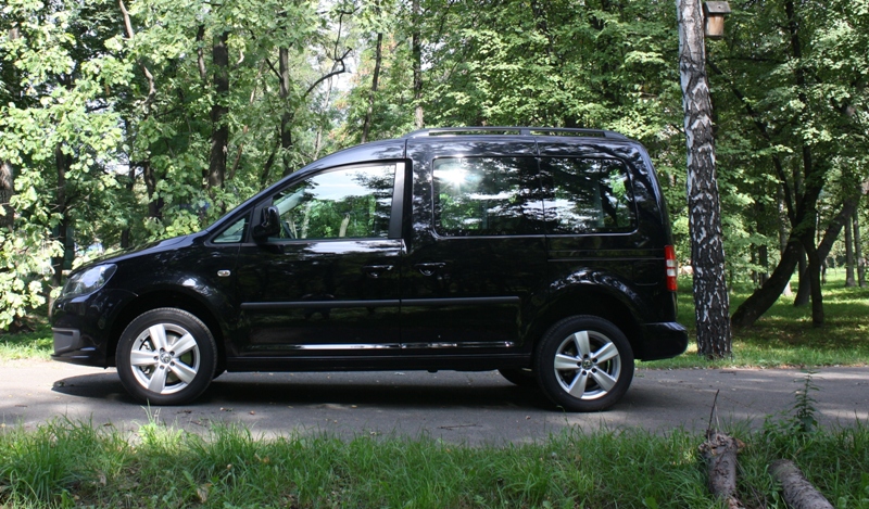 Volkswagen_Caddy_4Motion_04.JPG