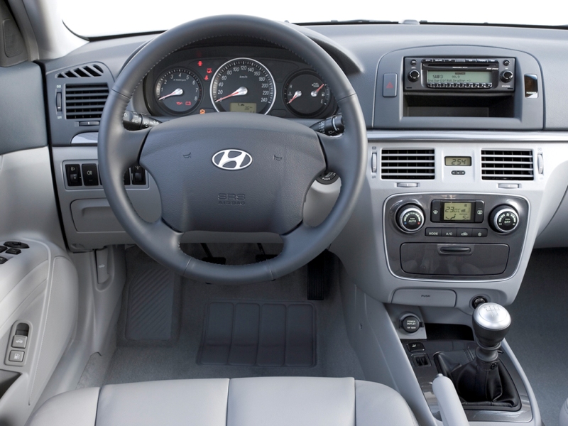 hyundai_sonata_04.jpg