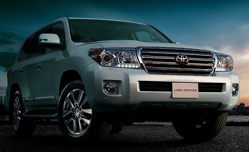 2012-Land-Cruiser-200_8.jpg