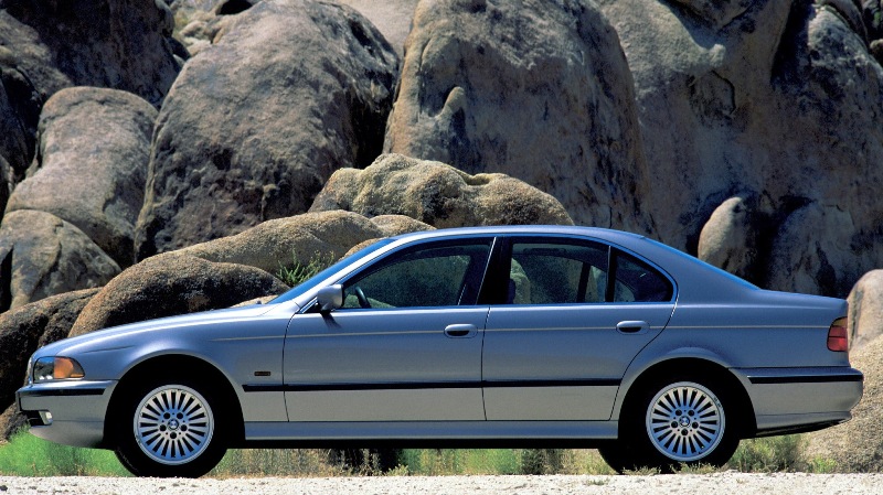 bmw_5_series_04.jpg