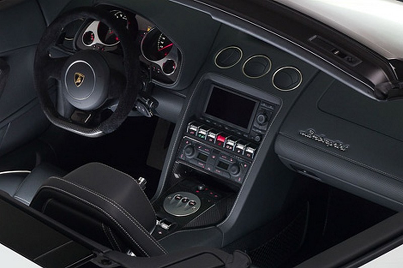 Lamborghini Gallardo Spyder 4.jpeg
