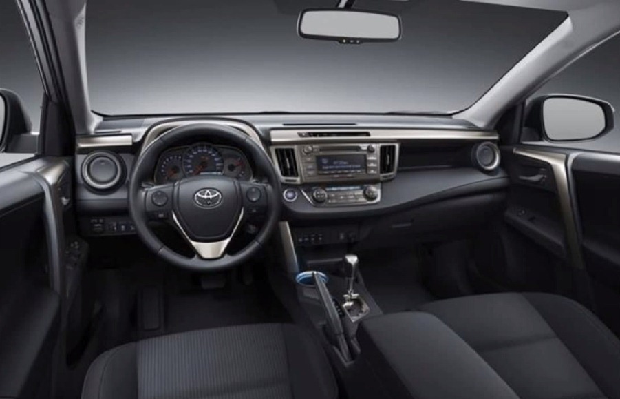 2013-Toyota-RAV4_4.jpg 2013-Toyota-RAV4_4.jpg