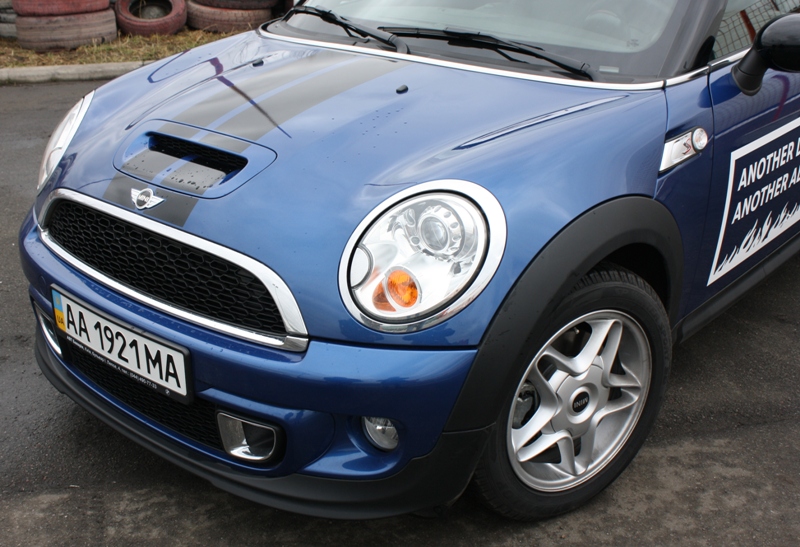 Mini_Cooper_S_Coupe_06.JPG