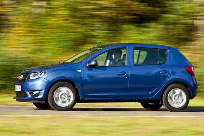 2013-Dacia-Sandero_2.jpg