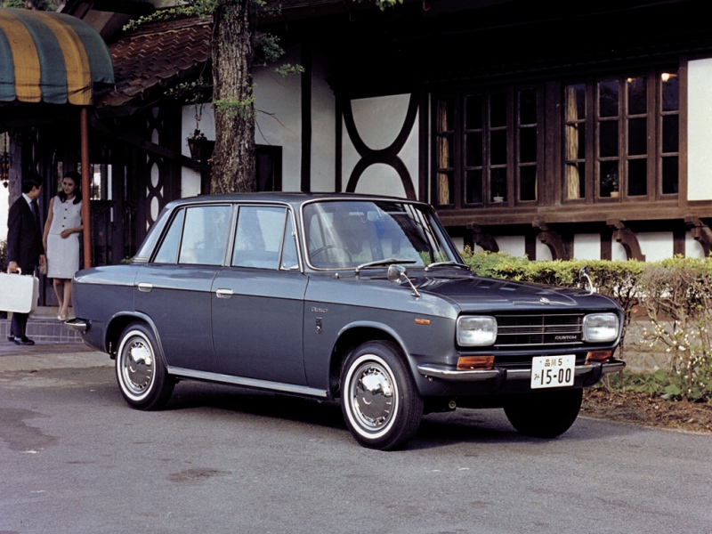 mitsubishi_colt_1500_sedan_5.jpg