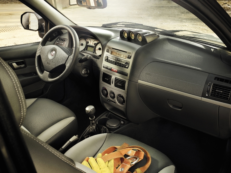 2012-Fiat-Strada-6.jpg 2012-Fiat-Strada-6.jpg