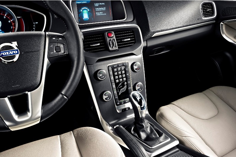 Volvo-V40-3.jpg