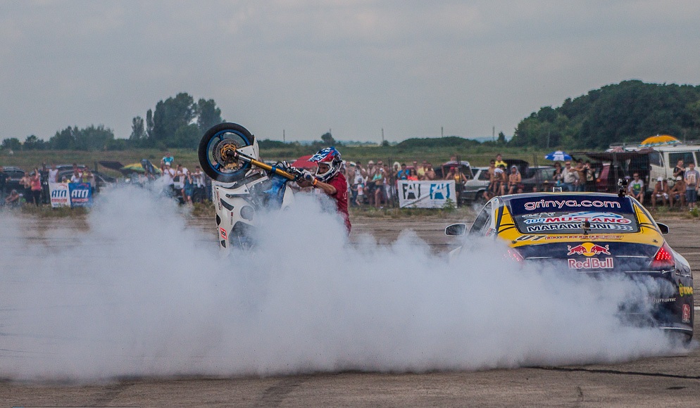 Stunt_VS_Drift.jpg Stunt_VS_Drift.jpg
