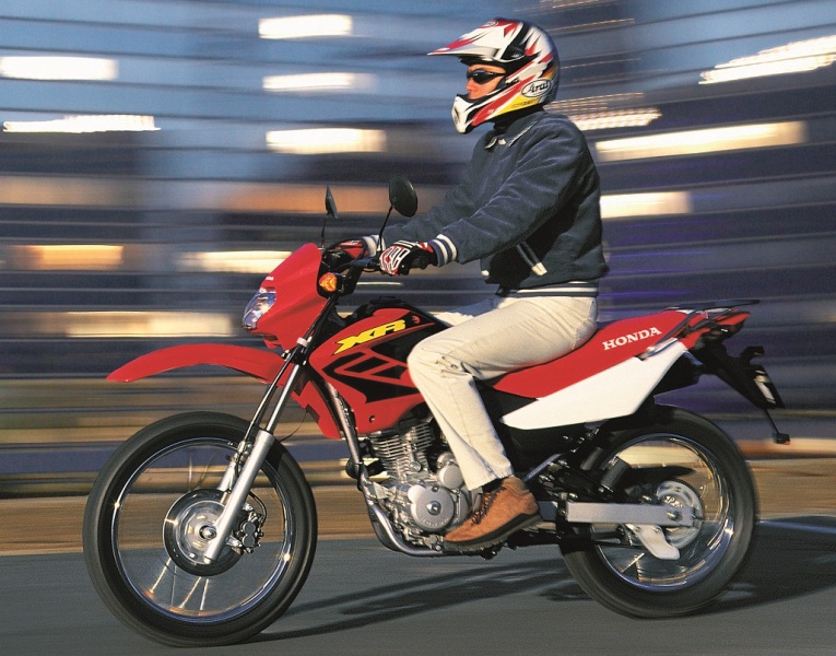 XR125.jpg XR125.jpg