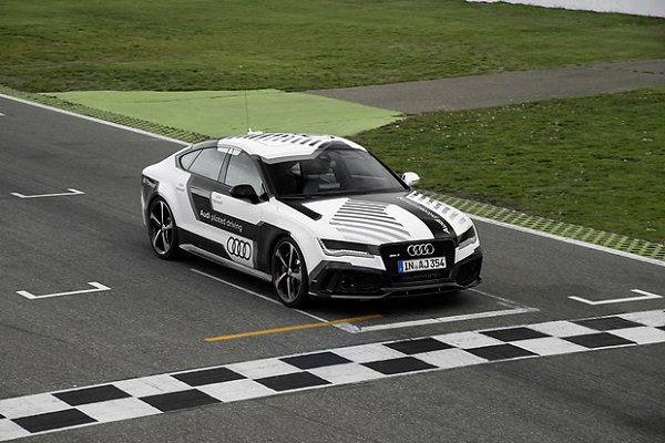 Беспилотник Audi Беспилотник Audi