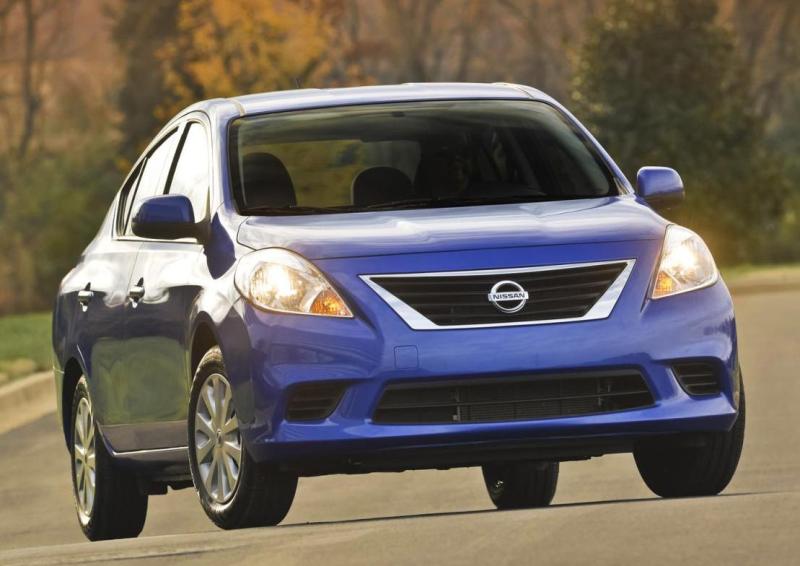 Nissan_Versa_7.jpg