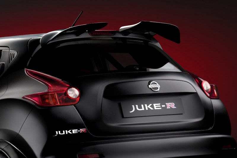 Nissan-Juke-R-13.jpg