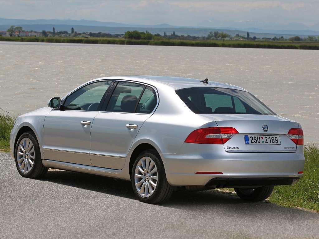 skoda_superb_16.jpg