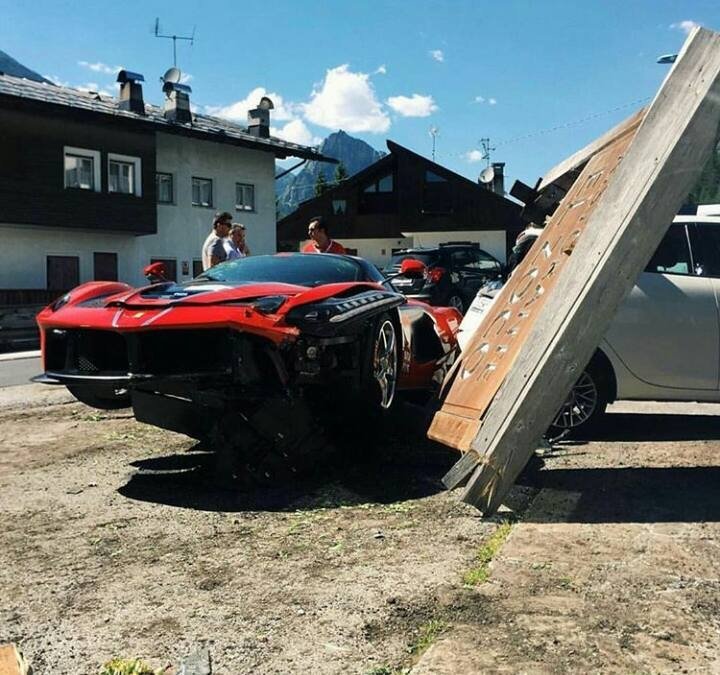 Ferrari LaFerrari авария
