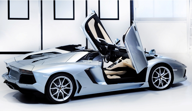 lamborghini_aventador_lp700-4_roadster_02.jpg