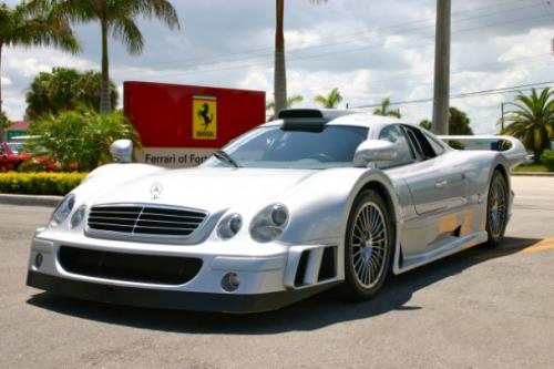 Mercedes-Benz_CLK_GTR_7.jpg