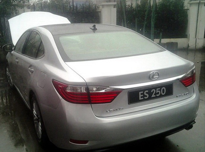 2013-Lexus-ES_6.jpg 2013-Lexus-ES_6.jpg
