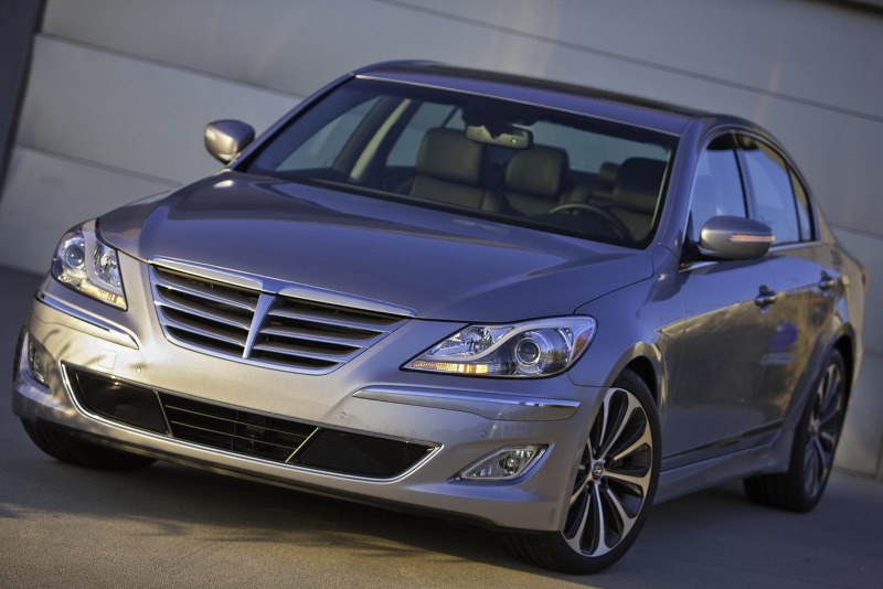 2013-Hyundai-Genesis_1.jpg 2013-Hyundai-Genesis_1.jpg
