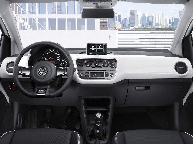 volkswagen_up_white_9.jpg