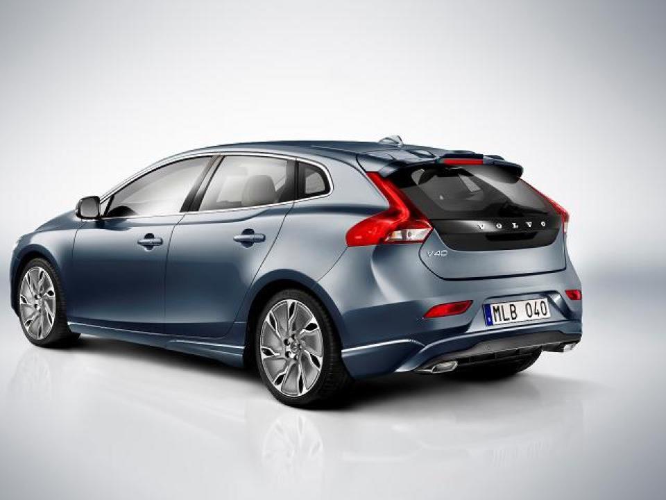 2013-Volvo-V40-1.jpg