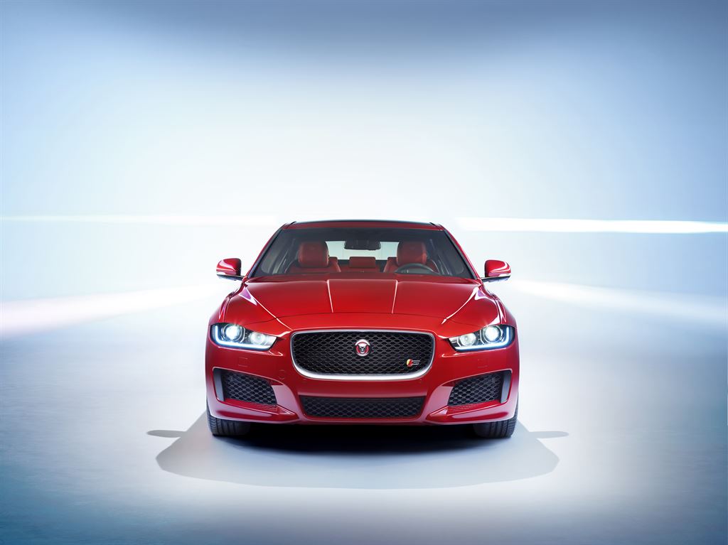 Jaguar XE 