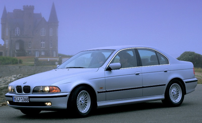 bmw_5_series_05.jpg