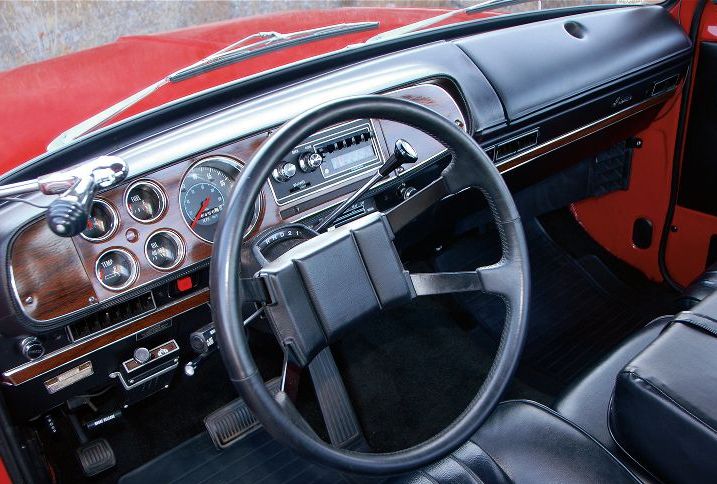 dodge_lil_red_express+1979_interior.jpg