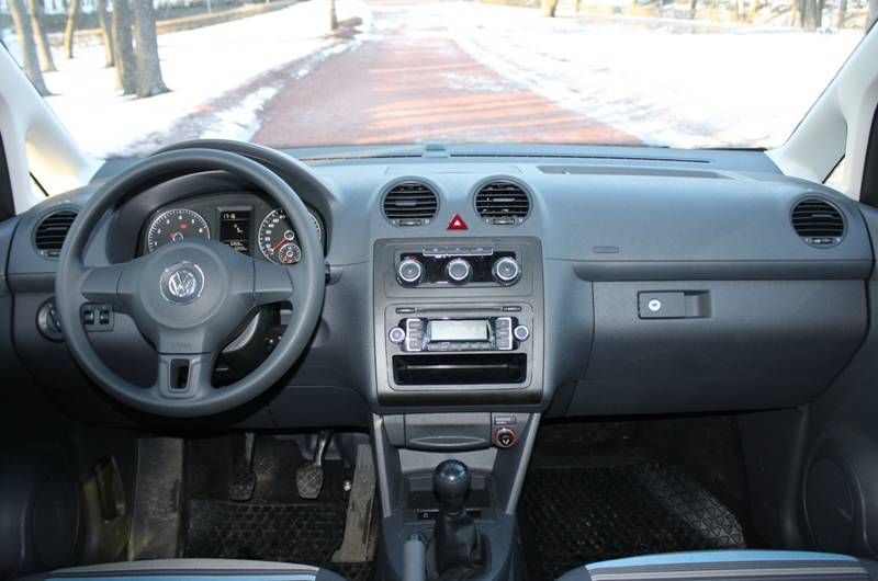 Volkswagen_Caddy_16.JPG