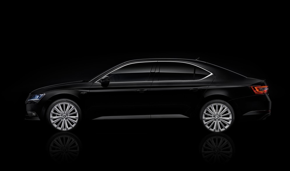 Skoda Superb Black Crystal