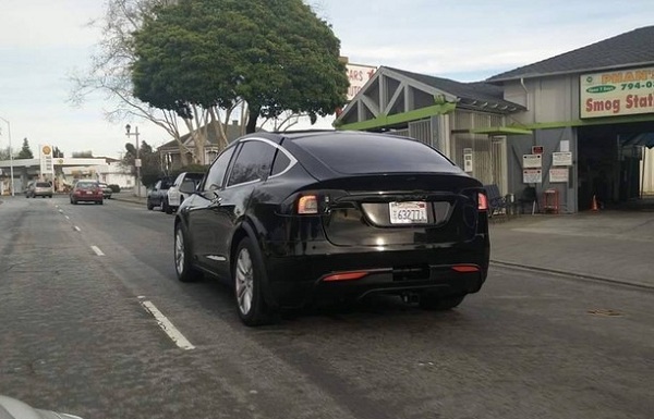 Tesla Model X 