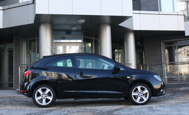 Seat_Ibiza_SC_08.JPG