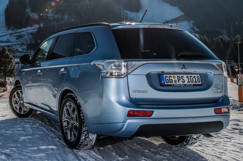 mitsubishi_outlander_phev_24.jpg mitsubishi_outlander_phev_24.jpg