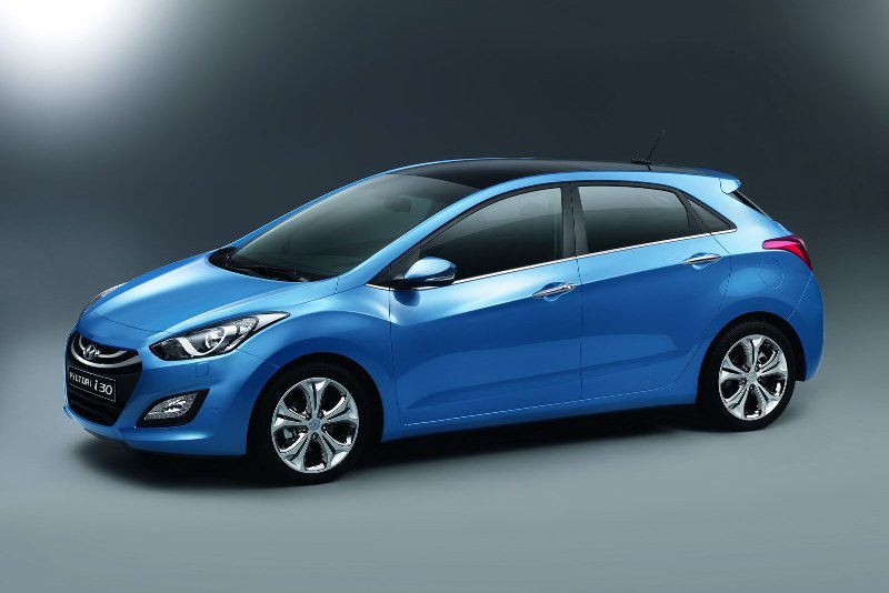 2012-Hyundai-i30-3.jpg